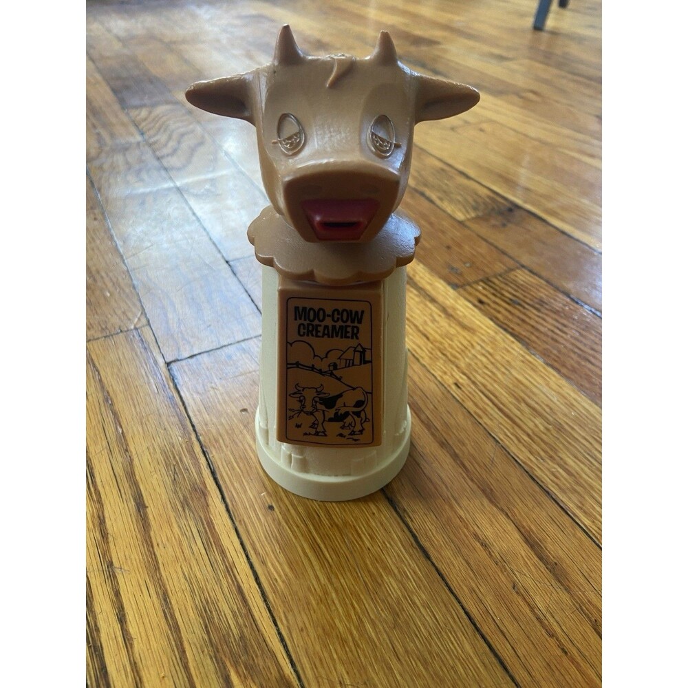 Vintage Whirley Industries Moo Cow Creamer Plastic Novelty